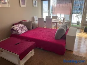 Zentrale, helle Wohnung mit Balkon! Ideal für Messe, Business und Städtereise - Image 2