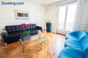 Luxury Apartment in Paris Center - Louvre Museum - Image 2