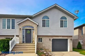 Close to Blue Mountain with Private Backyard and Deck - Image 2