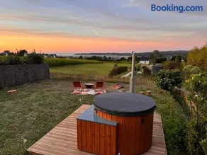 Ferienhaus mit Garten, Terrasse und Whirlpool | Gartenblick - Image 1