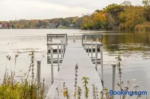 Monthly and Seasonal Secluded 4 Bedroom 4 Bath Lakehouse Retreat with Boat Pier - Image 2