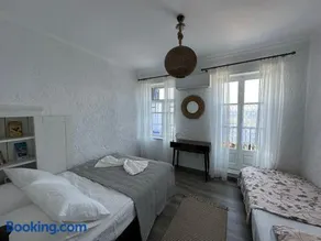 Seafront House - Image 4