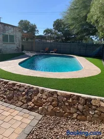 Charming 3BR Midtown Home w Pool - Image 1