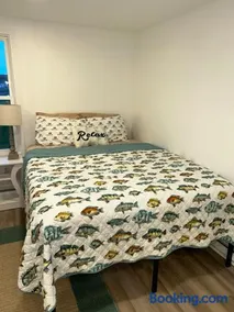 Riverside Retreat - Image 5