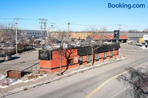 Northeast Urban Retreat - Image 3