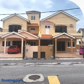 Ipoh Family Villa-Spacious Stay for 21 or 42Pax - Image 2