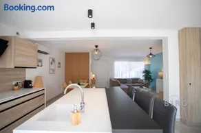 Charmante maison mitoyenne avec jacuzzi et terrasse - Image 2