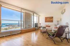 Sea views & city skyline - Image 1