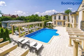 Luxury-Villas - Image 1