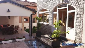 House Maric - Image 1