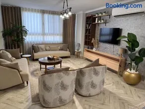 Cozy Apartment in Central Location, Comfort Stay - Image 1