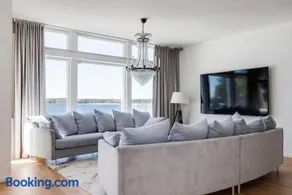 Luxury villa - Image 2