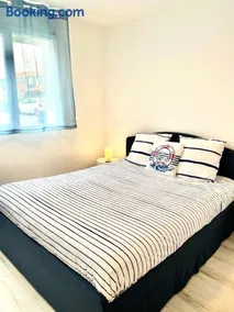 Apartment with a quiet garden and parking - 6 guests - Image 3