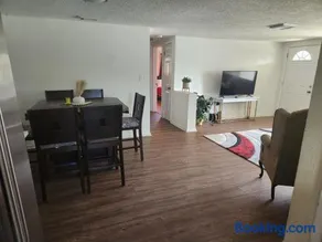 Spacious cozy 3 bedroom waterfront house at port Richey - Image 3