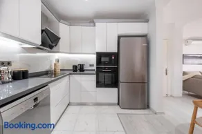 Bodrum Center 2 Bedroom Calm Modern Upstairs Flat - Yeni Dunya Bodrum - Image 5