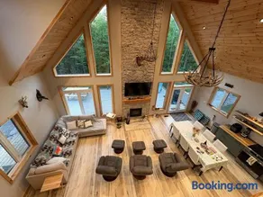 Pampered Bear's Den - Image 2