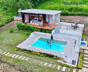 Villa tipo Suite, Privada en Villeta - Image 3