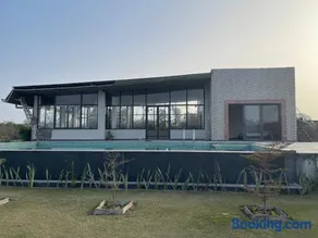 Private Luxury Farmstay - Pool, Party Hall & Lawns - Image 1