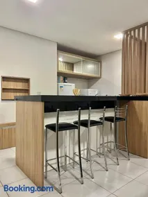 Apartamento Completo, Moderno e Bem Localizado - Image 5