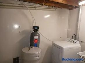 Kitchener -WLU BNB-Minutes To University of Waterloo, Conestoga College,Buses,Airport - Image 2