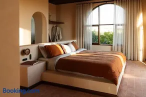 Clay - Rare Earth Retreats - Image 4