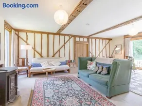 Colemans Farm Barn- Unique, Rustic & Peaceful Barn - Essex countryside - Image 2