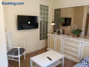 Kitsch apartment - Image 3