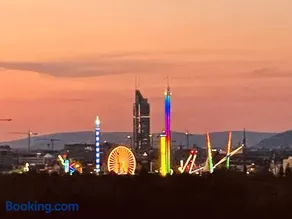 Royal Swan Skyline, Wien - Image 3