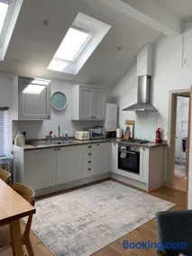 19a Brooks Road - Image 2