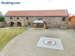 The Oak, Country Home, Sleeps 4 with Hot Tub near Durham City & Bishop Auckland - Image 3