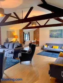 Hayes Suite - Image 3