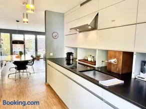 Snug Stays 7 - Design House in Starnberg, Terrace, Lake, Munich south - Image 2