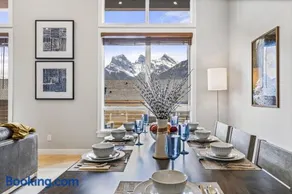 Gorgeous Spring Creek Penthouse - Image 2