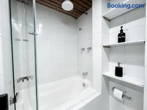 Exclusivo apartamento en Poblado con AC a 1 min Provenza - Image 2