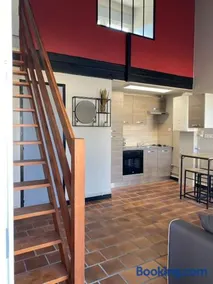 Studio duplex meublé avec place de parking - Image 1