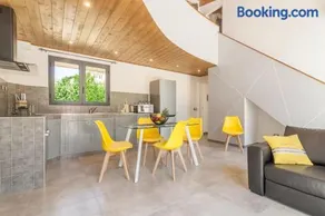 Luxury Summer House - Image 5