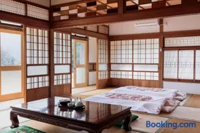 一棟貸し古民家宿「縁側のとき」Engawanotoki Villa - Image 1