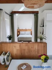 Woodville Apartment - Image 2
