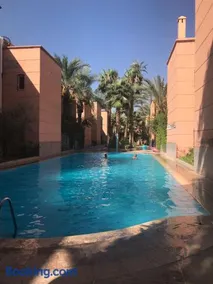 Appartement dans résidence avec piscine - Image 1