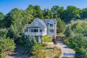 Viewhouse -Private Beach Access - Walkable - EV - Image 1