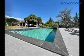 Logements chaleureux dans Maison avec piscine à 35 min de LYON - Image 1