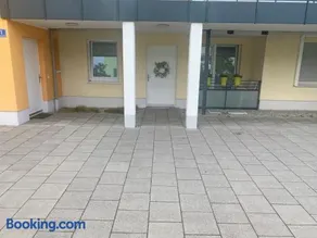 Moderne Gartenwohnung nahe Messe und Flughafen München - Image 1