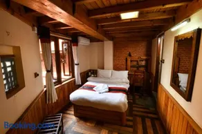 Indrayani Boutique Hotel & Cafe - Image 4