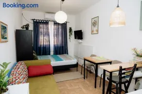 Studio5, sa parkingom, centar Obrenovca - Image 3