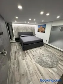 Life Rooms - Image 1