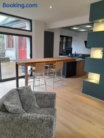 loft with a garage feel - Image 3
