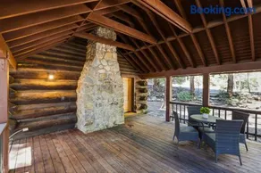 Charming Fully Renovated Log Cabin, 2 miles to Yosemite South Gate!!! - Image 2
