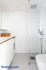 2ndhomes Unique and Bright Penthouse Studio in Ullanlinna - Image 3