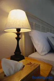 W Sichon Beachfront Homestay - Image 5