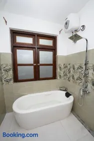 Jaruv Royal Residencies - Image 2